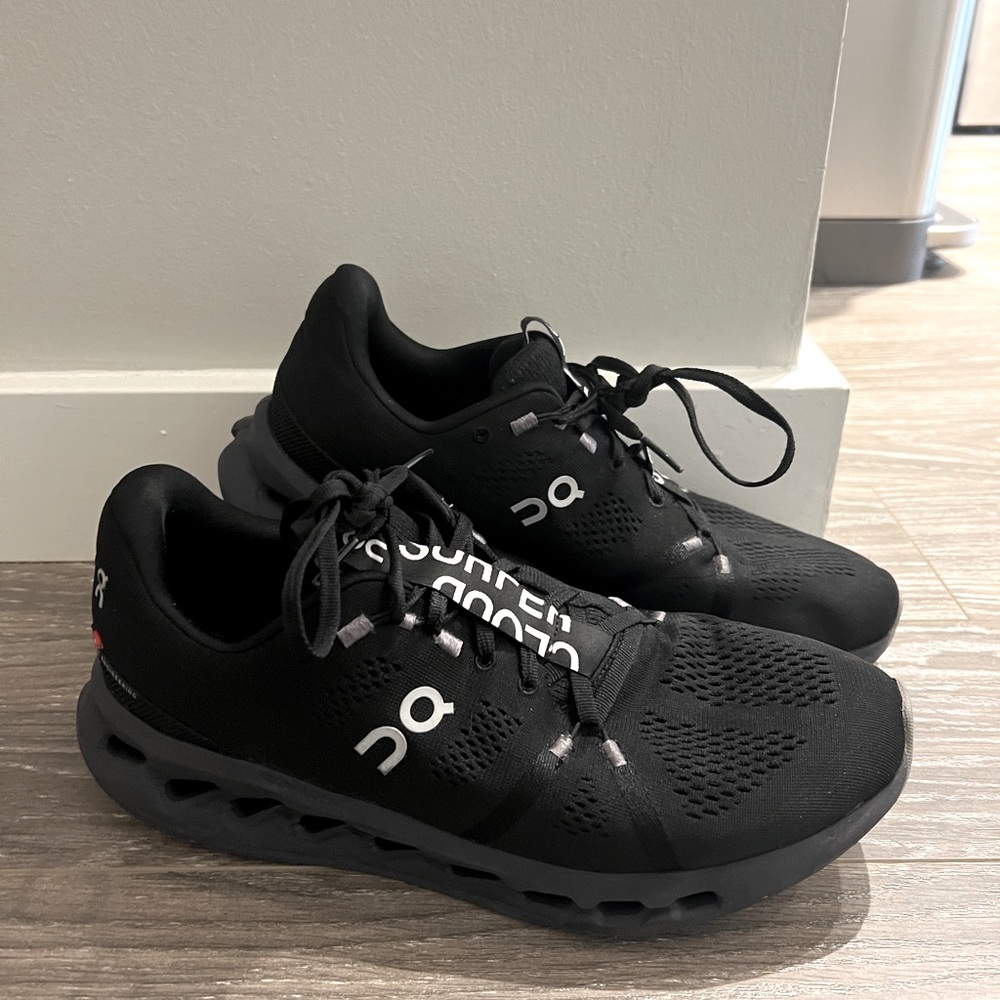 Men’s On Cloud Running Shoe size 10.5